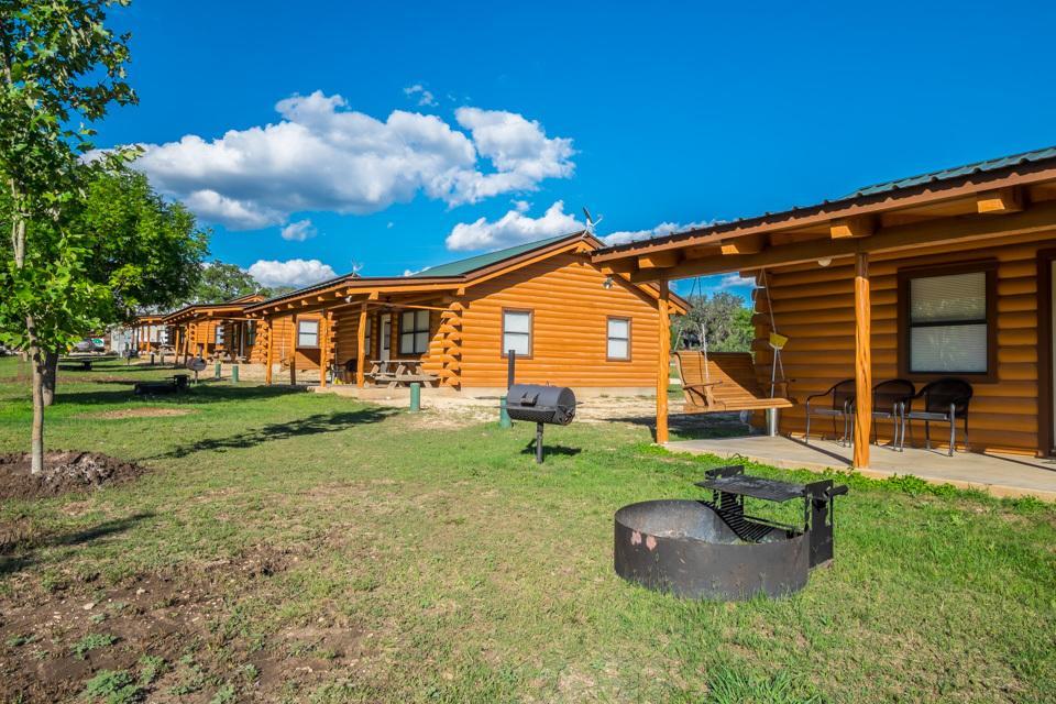 River Bluff Cabins Rio Frio Exterior photo