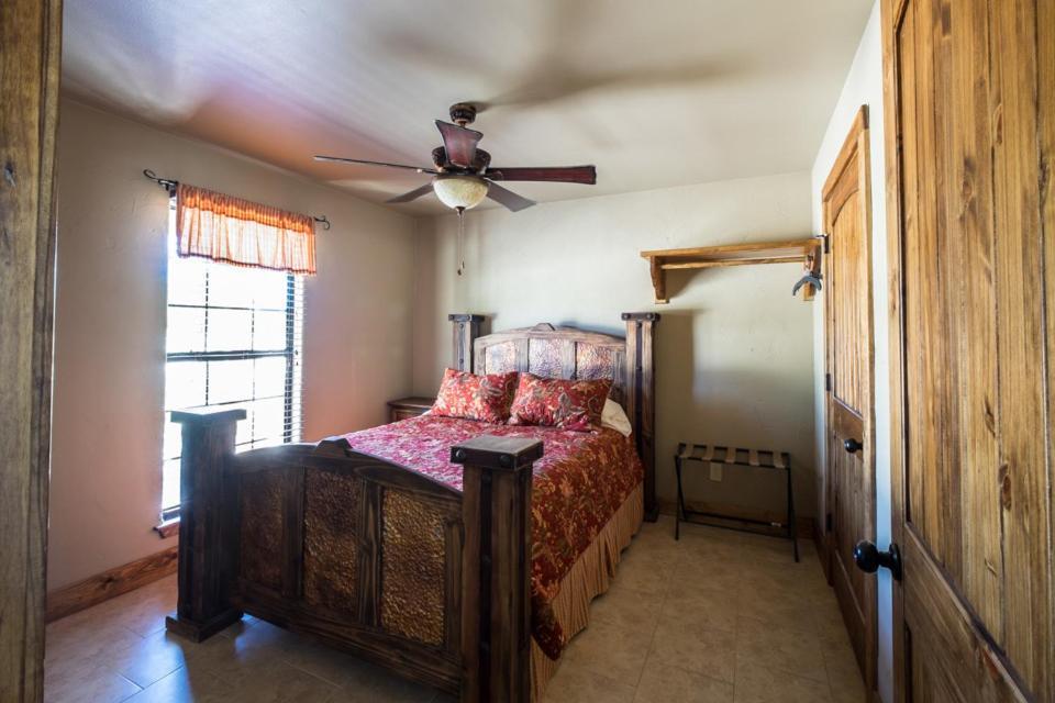 River Bluff Cabins Rio Frio Room photo