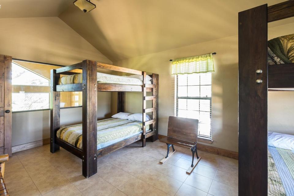 River Bluff Cabins Rio Frio Room photo