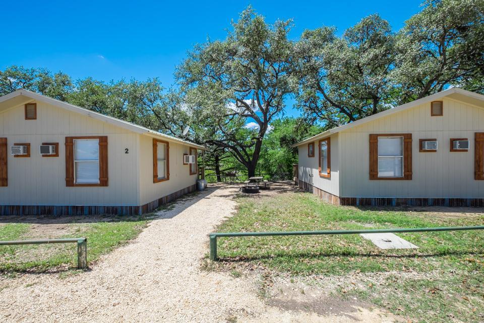 River Bluff Cabins Rio Frio Exterior photo