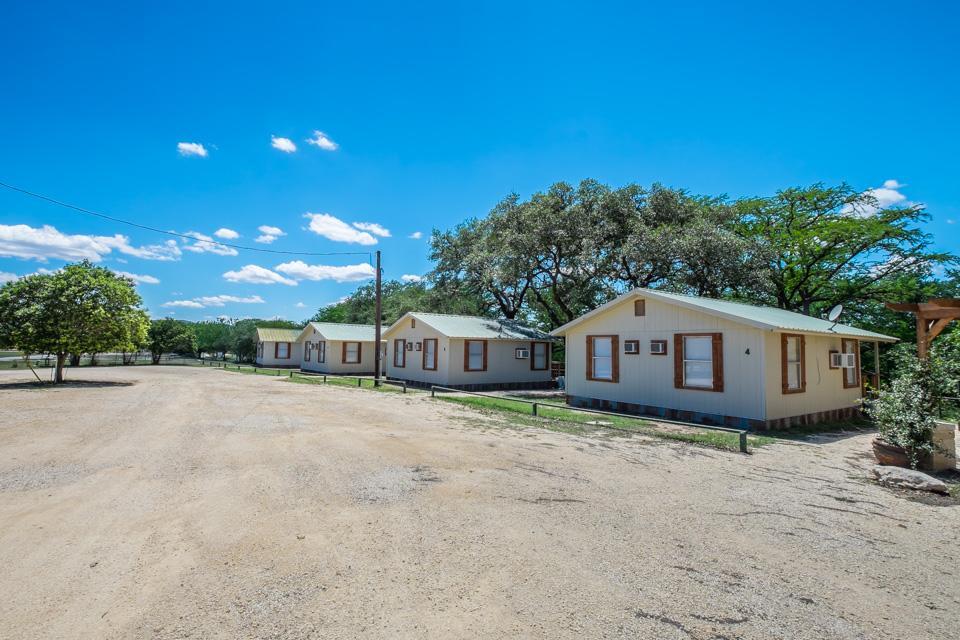 River Bluff Cabins Rio Frio Exterior photo