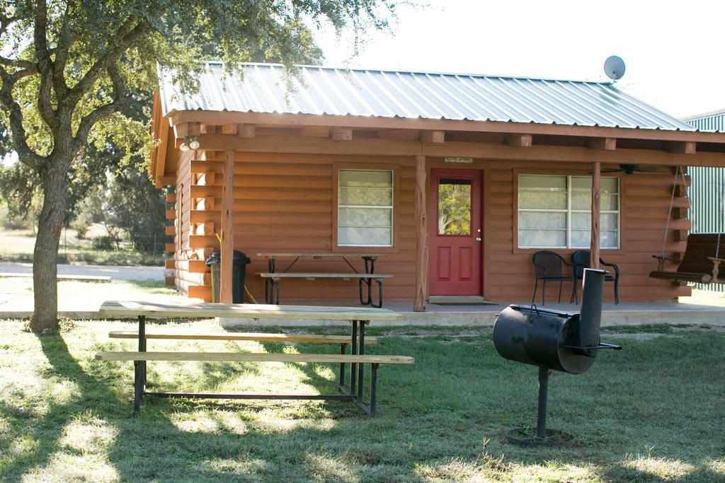 River Bluff Cabins Rio Frio Exterior photo